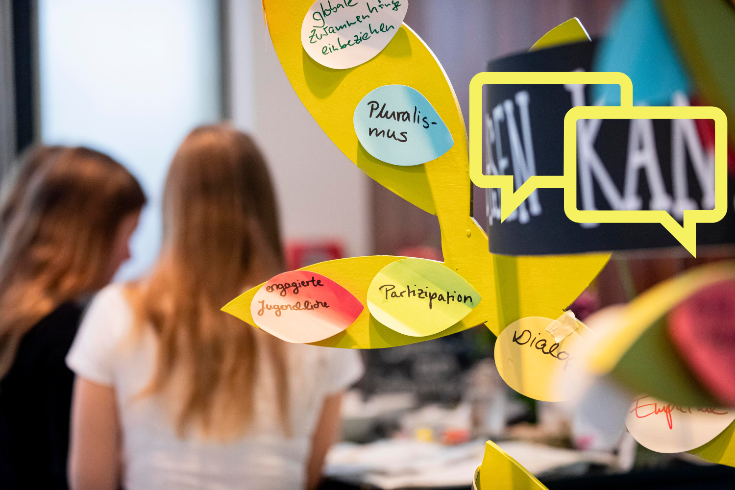 Situation in Schulplenum Moderationskarten mit Schülerwünschen